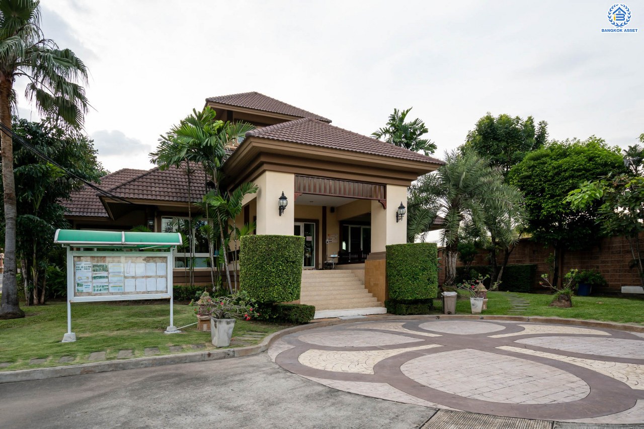 บ้านมือสองตกแต่งใหม่ แบรนด์ Q.House โครงการ คาซ่าแกรนด์ รัตนาธิเบศร์-ราชพฤกษ์ หลังมุม เนื้อที่ 87.5 ตร.ว. ฟังก์ชัน 3 ห้องนอน 4 ห้องน้ำ จอดรถได้ 2 คัน พร้อม Facilities ครบครัน บนทำเลเดินทางสะดวก ติดถนนราชพฤกษ์ ใกล้เซ็นทรัลเวสต์เกต และรถไฟฟ้าสายสีม่วง "สถานีบางรักใหญ่"